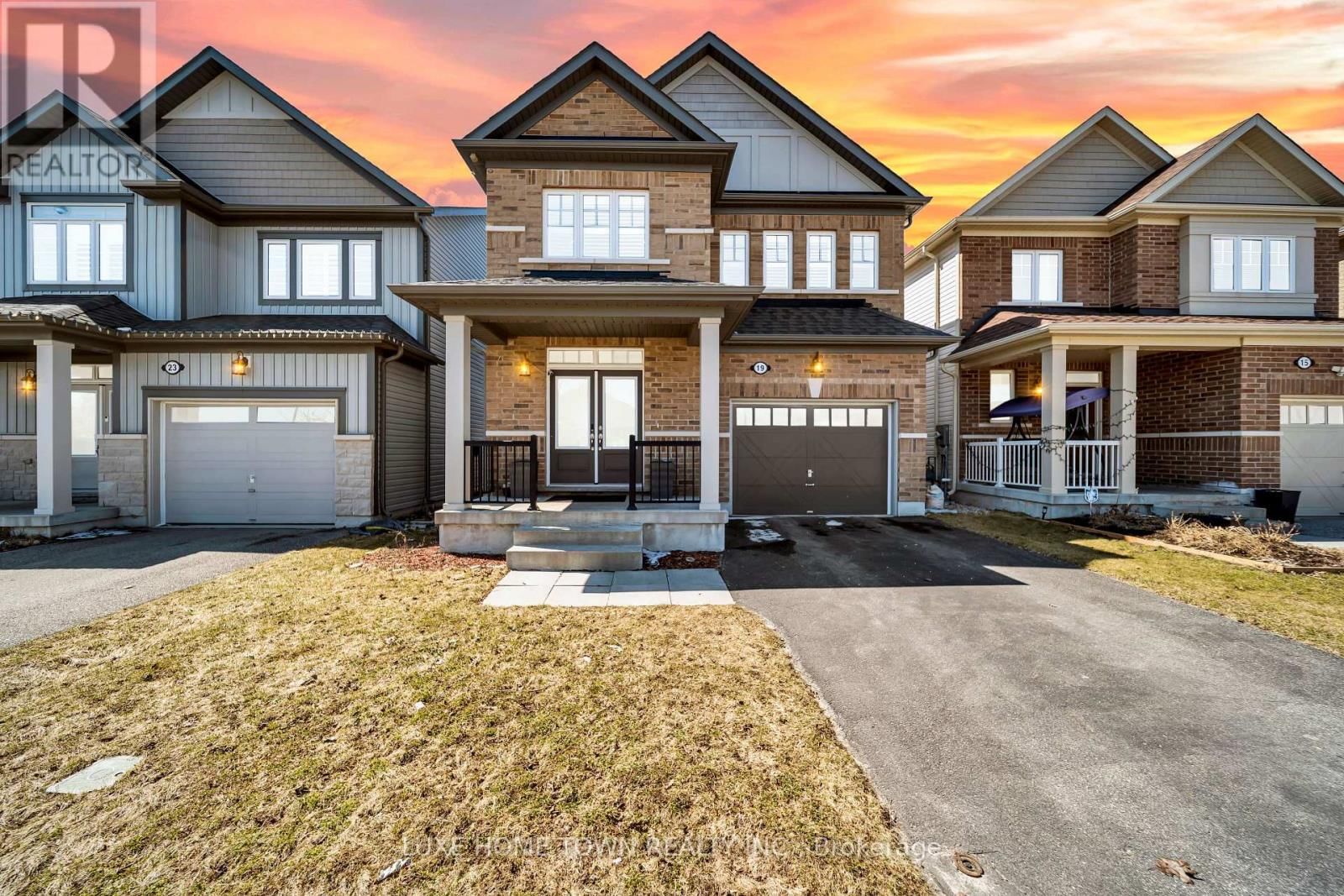 19 FINDLAY WAY Image 1