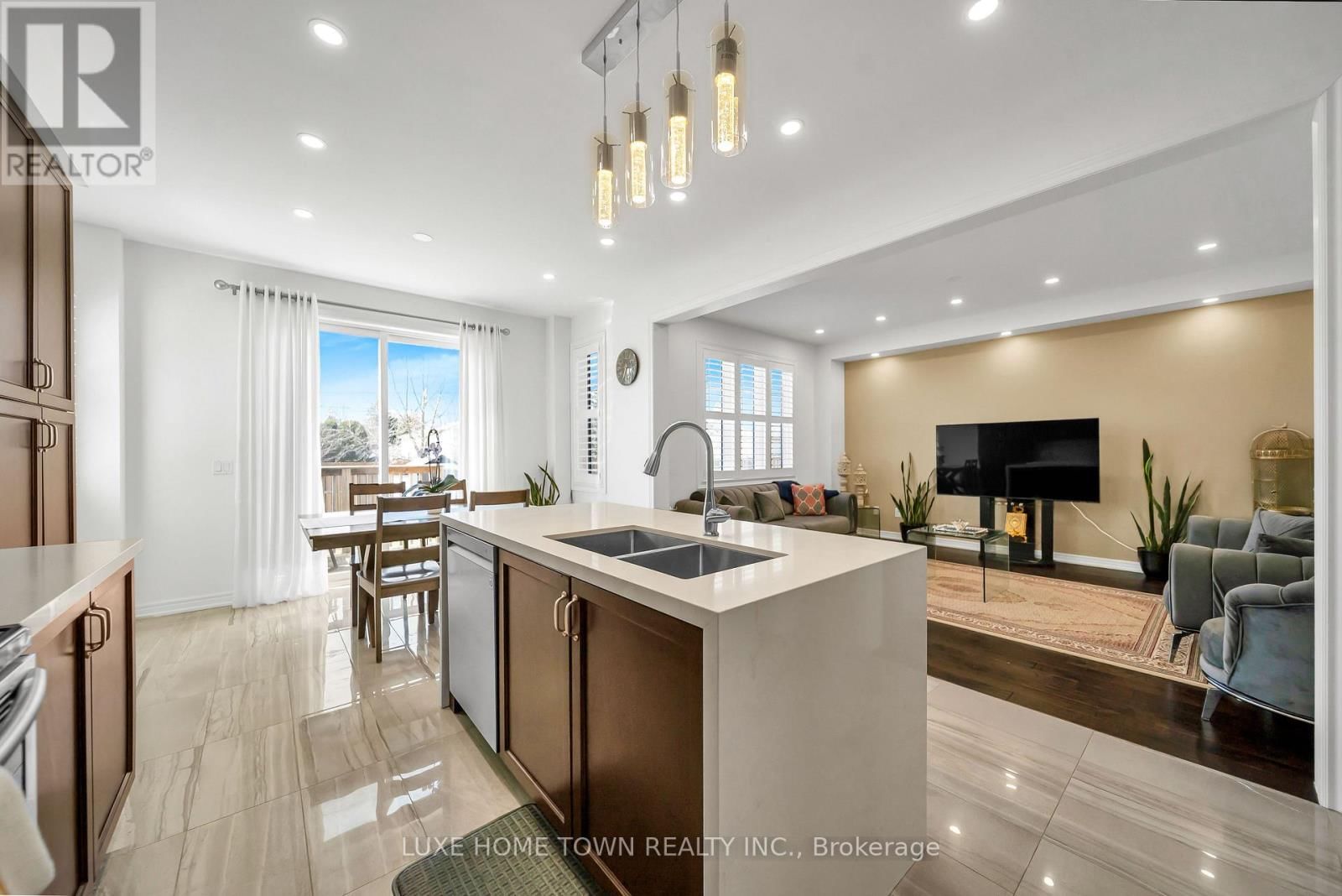 19 FINDLAY WAY Image 18