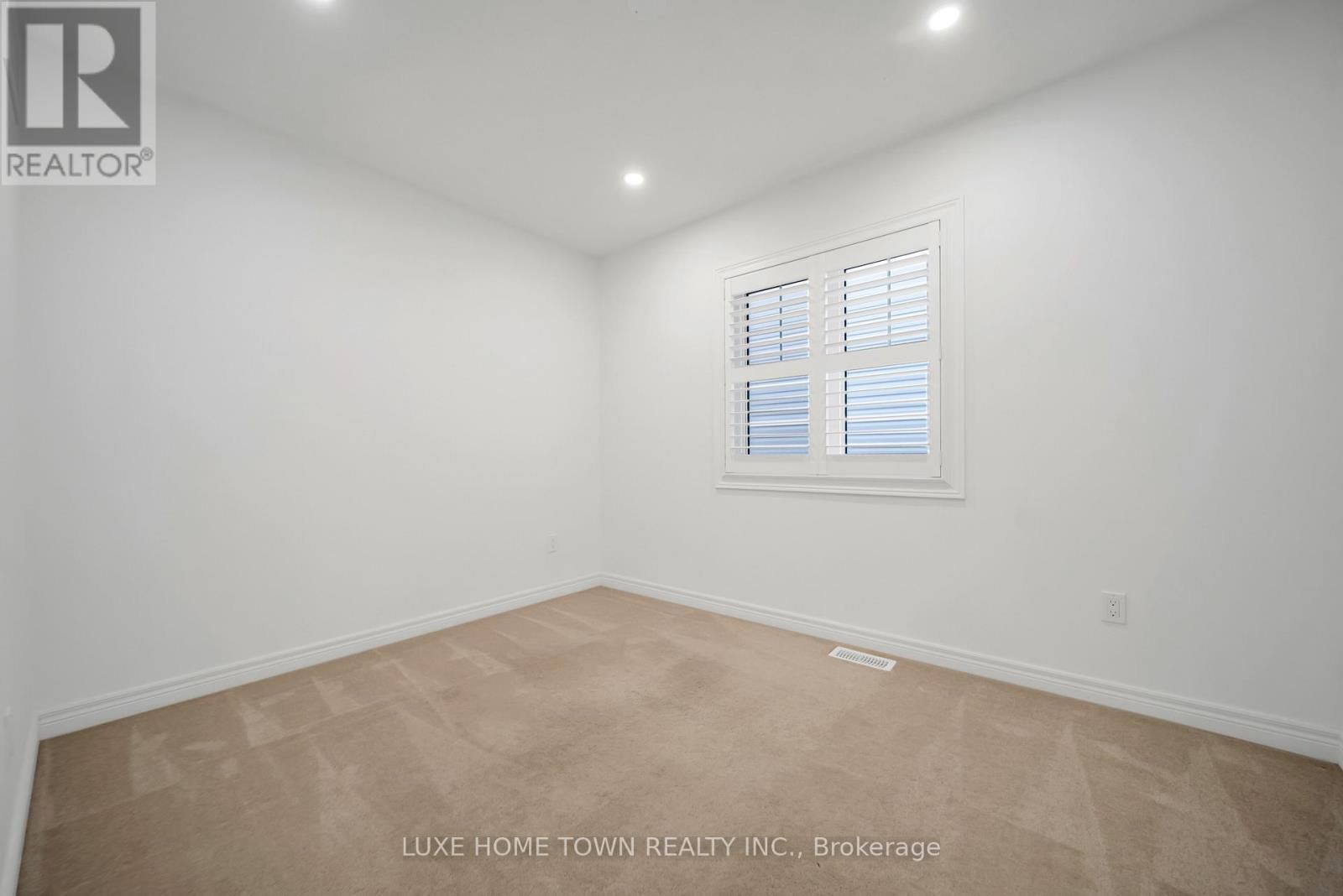 19 FINDLAY WAY Image 24