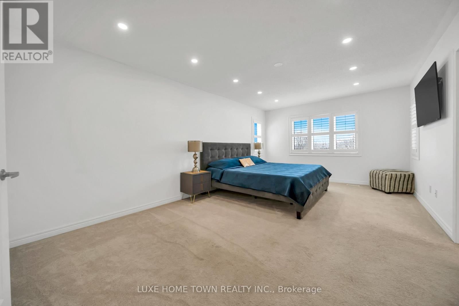 19 FINDLAY WAY Image 32