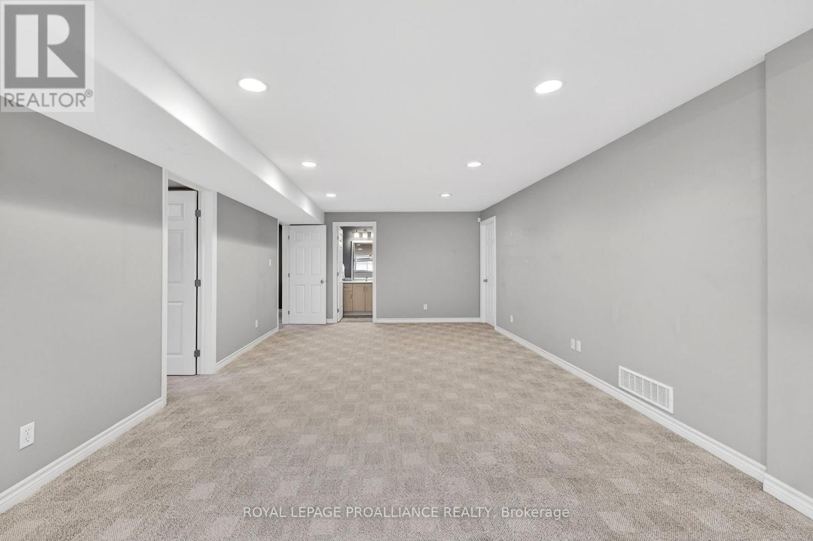 27 GAVEY STREET Image 20