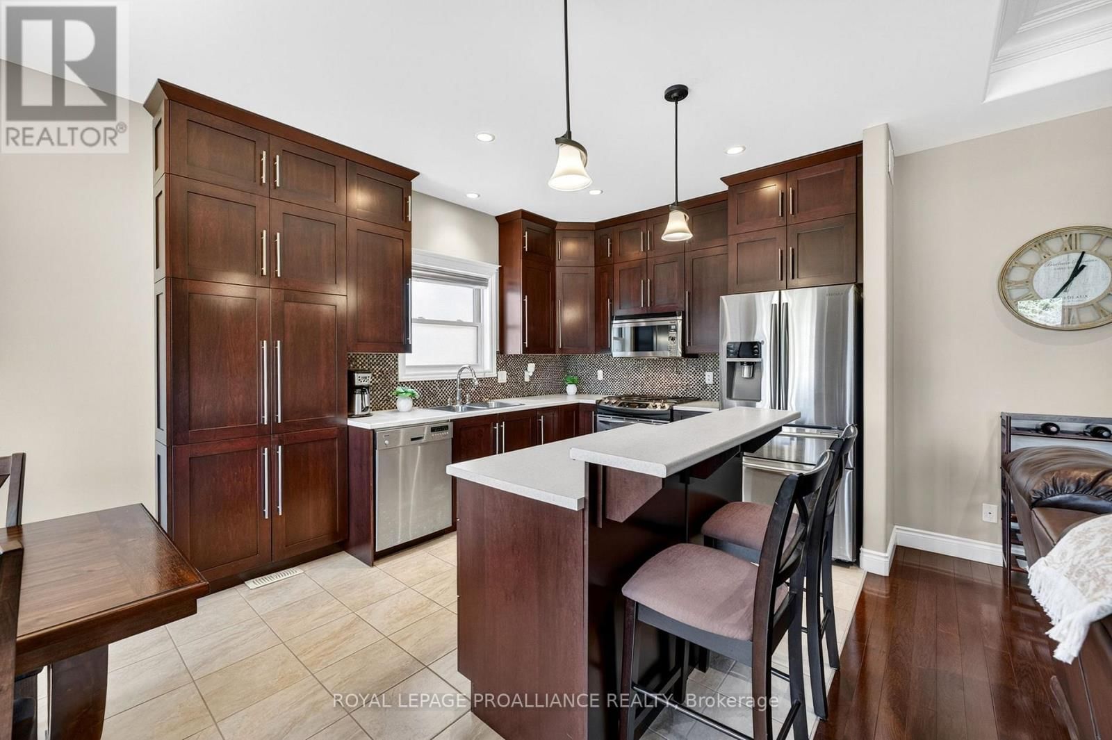 27 GAVEY STREET Image 7