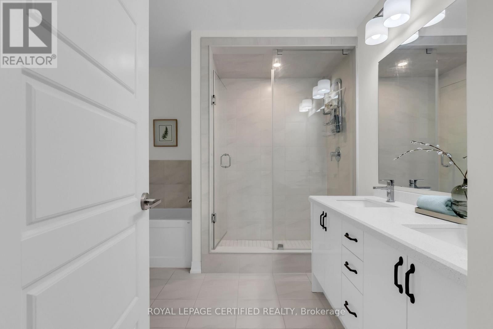 16 DENNIS AVENUE Image 32