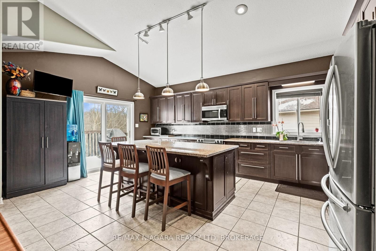 7852 CHARNWOOD AVENUE Image 14