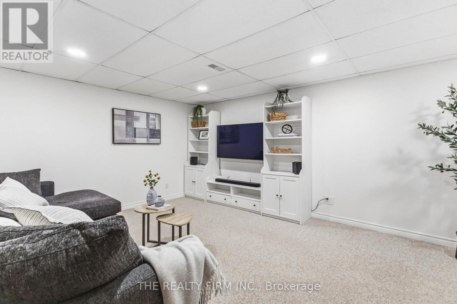 324 OAK AVENUE Image 32