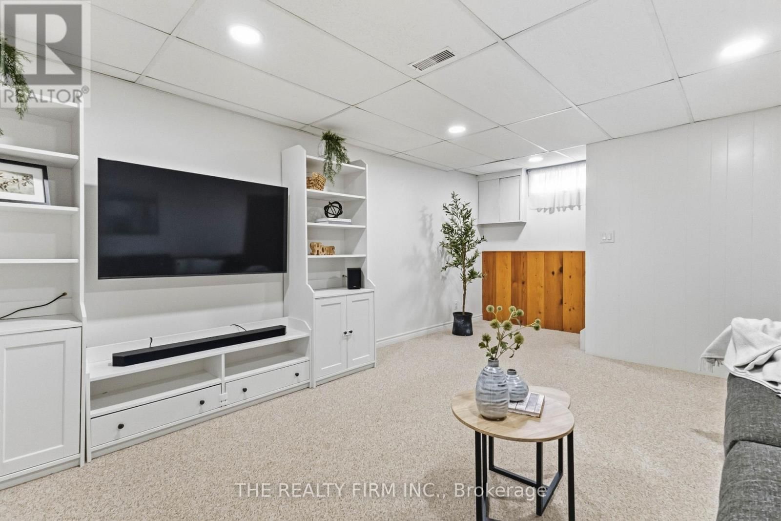 324 OAK AVENUE Image 33