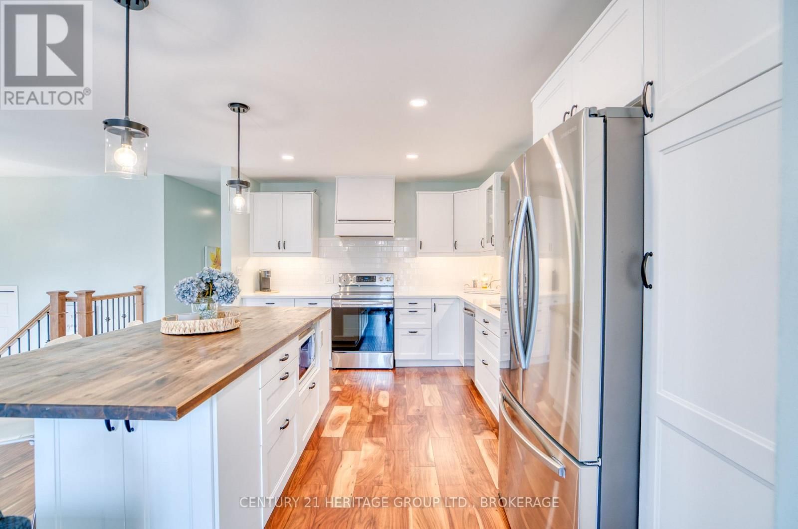 654 BARNSLEY CRESCENT Image 19