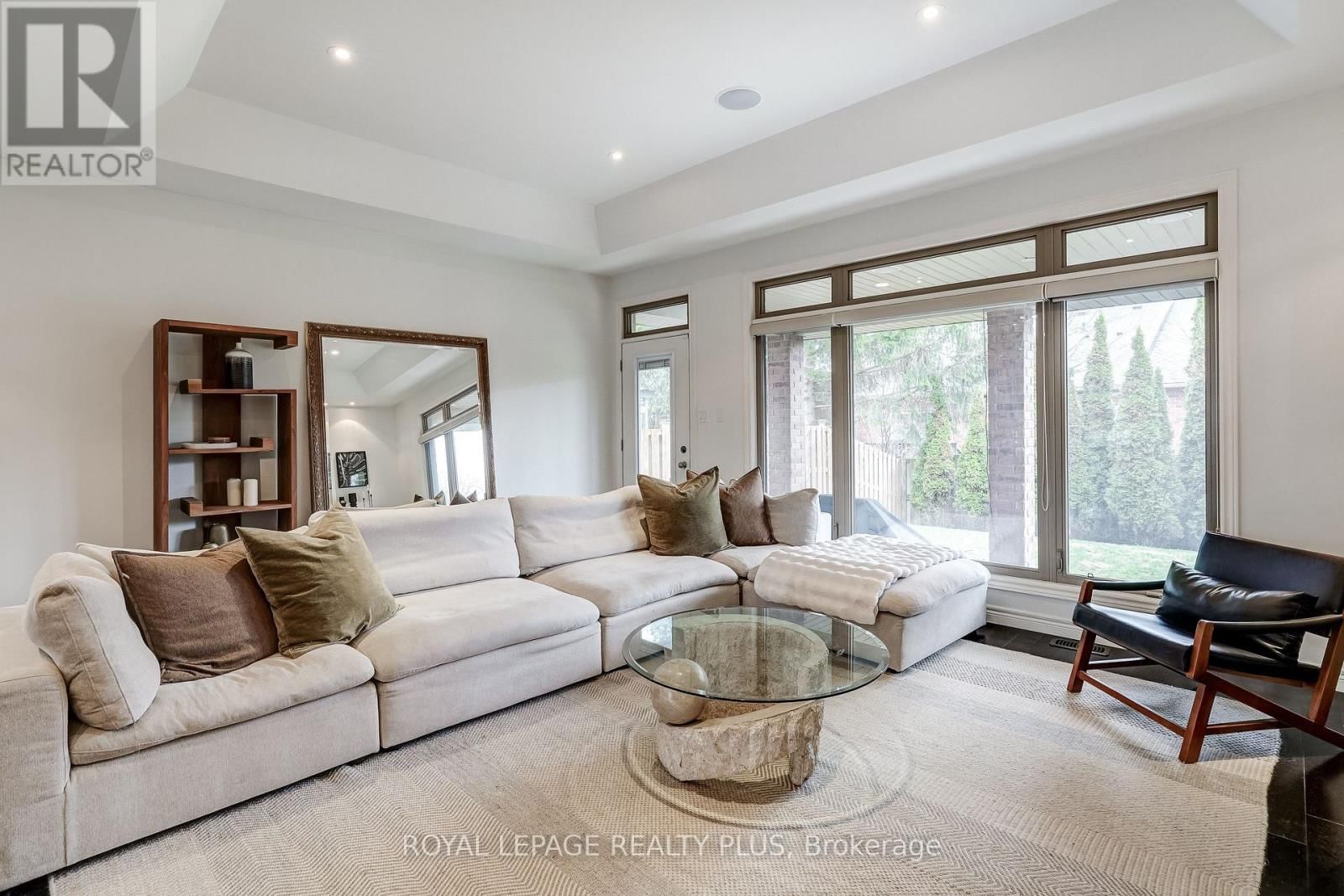 122 MISSION ROAD Image 16