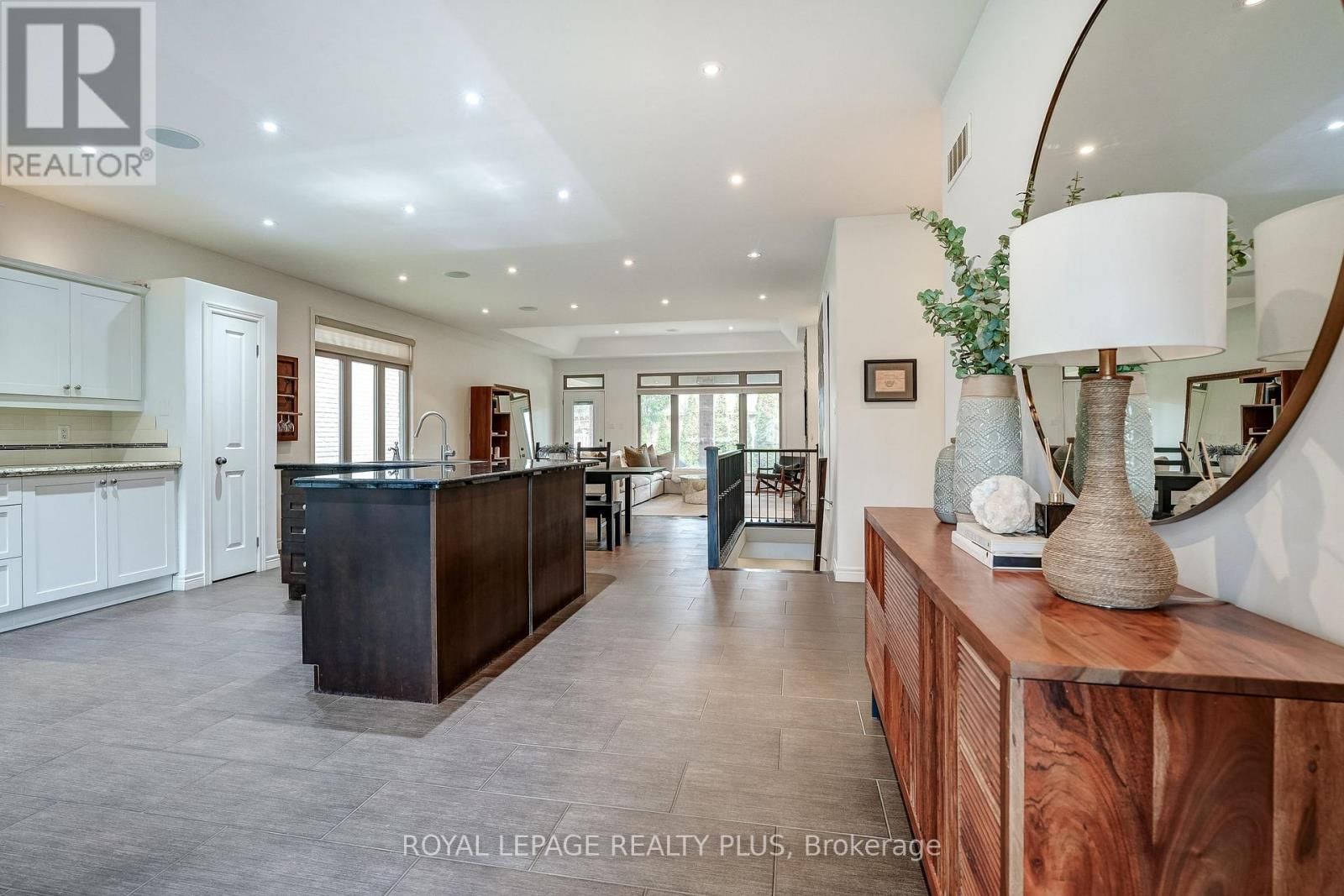 122 MISSION ROAD Image 7