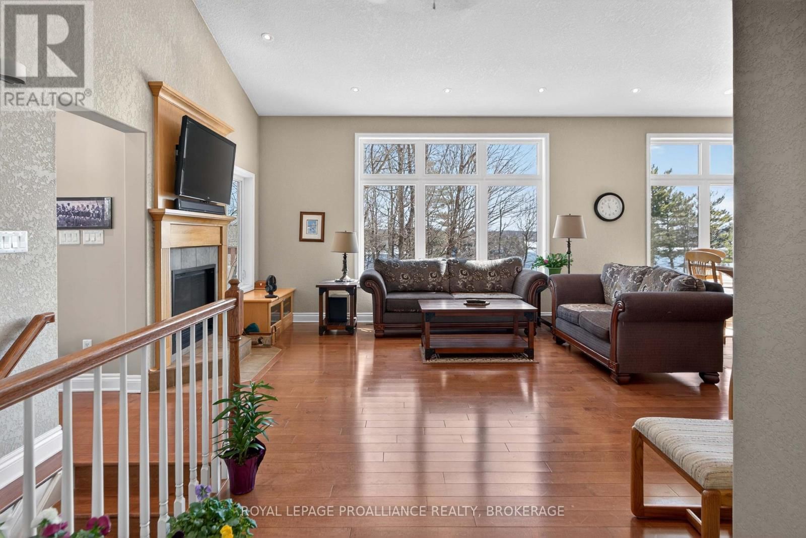 606 WHITES POINT ROAD Image 32