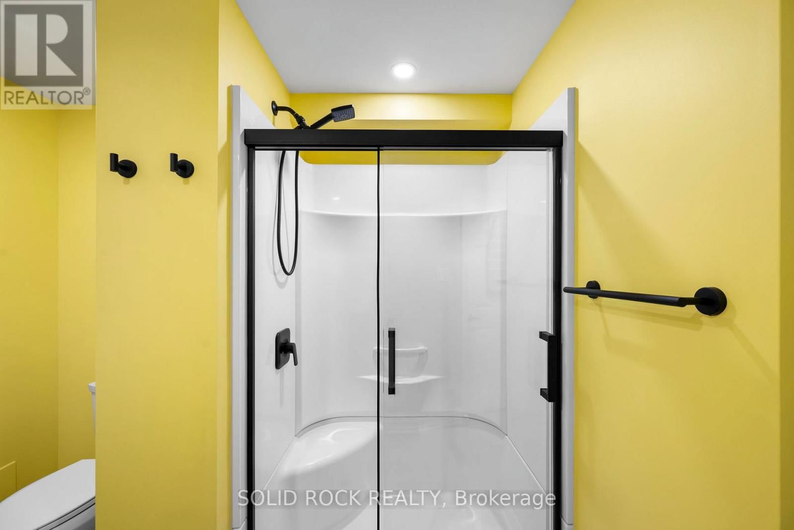 77 MARKLAND CRESCENT Image 35