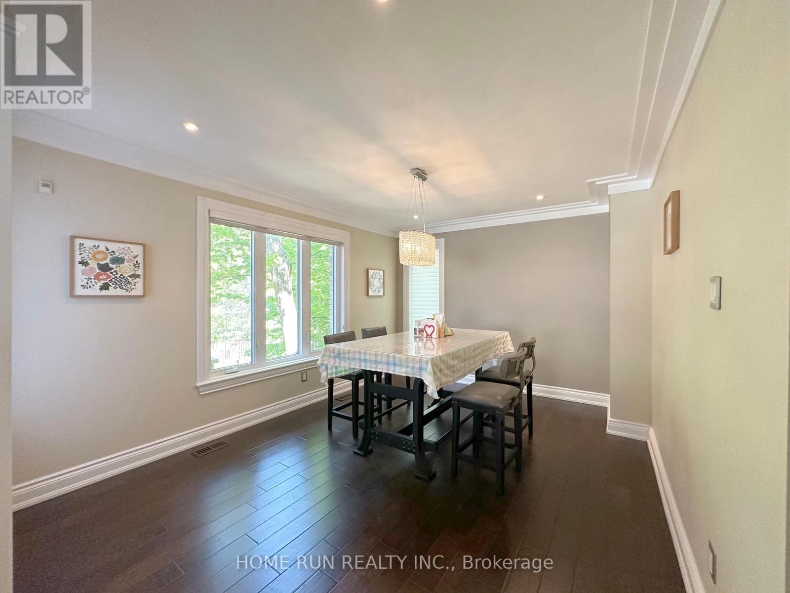 35 BLUE HERON COURT Image 8