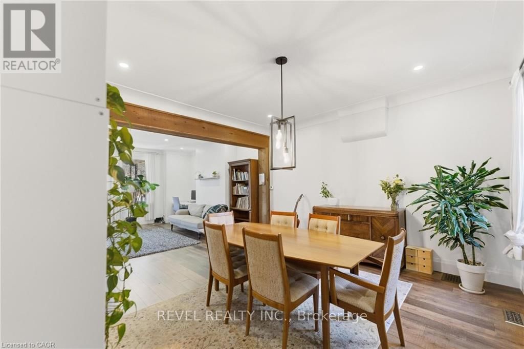 47 WOOD STREET EAST Image 10