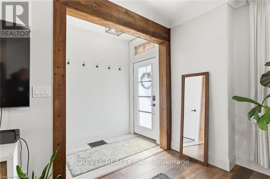 47 WOOD STREET EAST Image 13