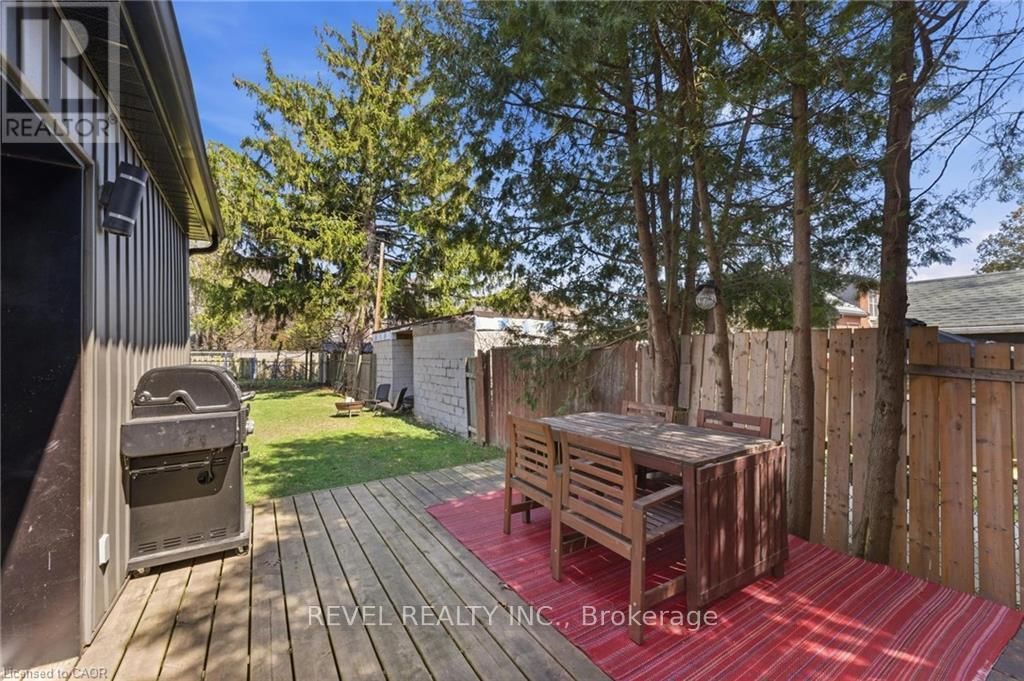 47 WOOD STREET EAST Image 21