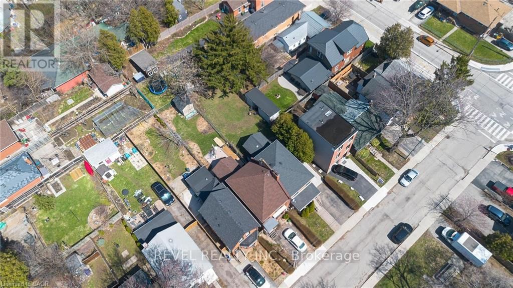 47 WOOD STREET EAST Image 23