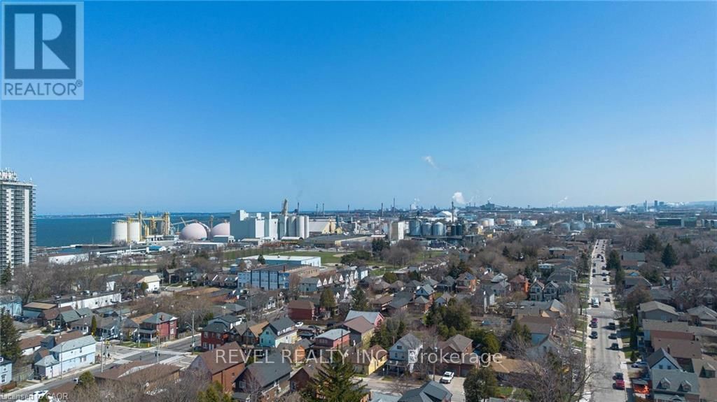 47 WOOD STREET EAST Image 25