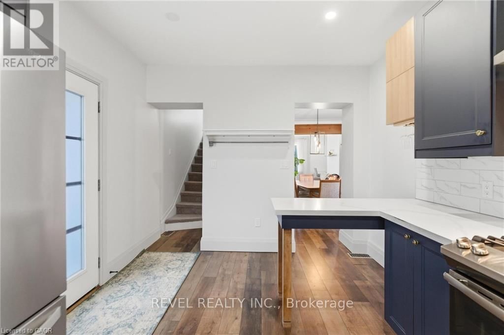 47 WOOD STREET EAST Image 6