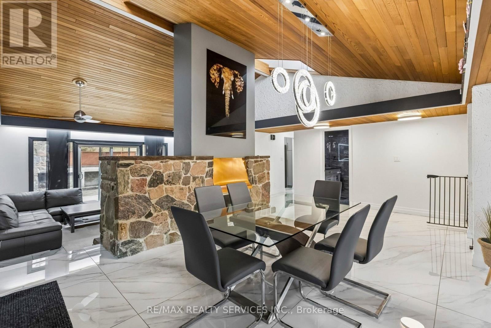 3 CHICOPEE TERRACE Image 11