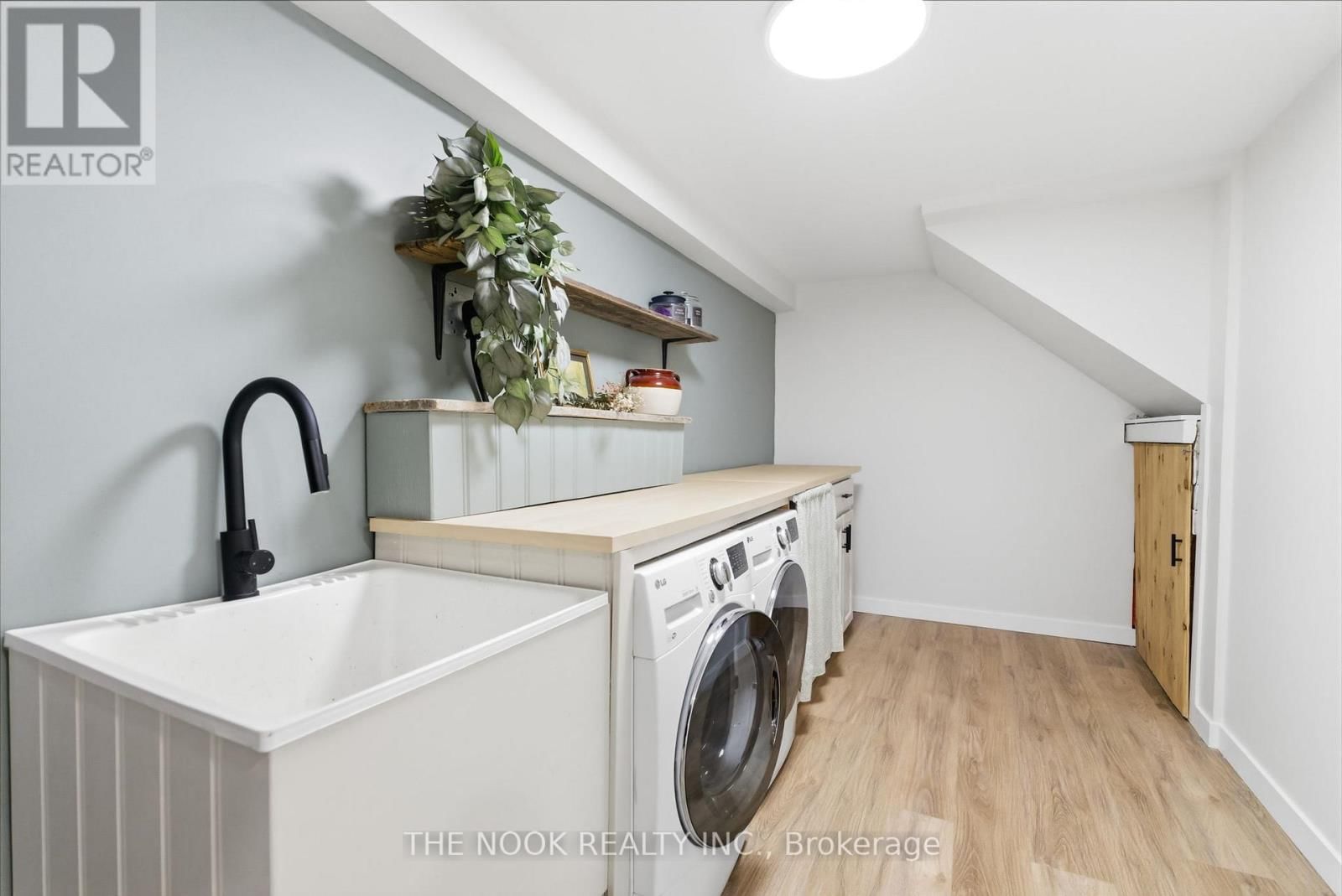 270 ST. LAWRENCE STREET EAST Image 28