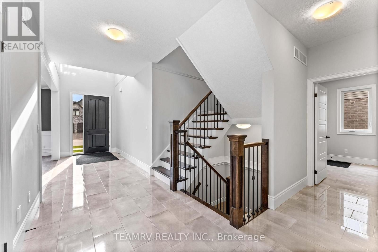 87 BURTON STREET Image 11