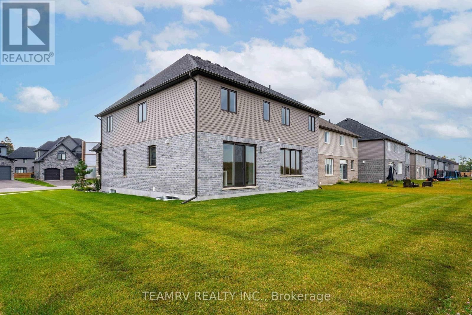 87 BURTON STREET Image 28