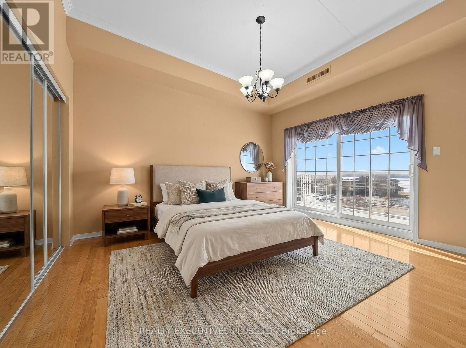 407 - 2921 LAURIER STREET Image 19