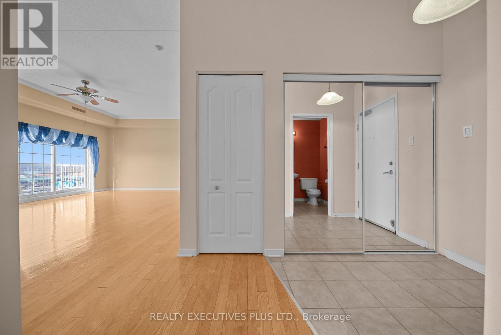 407 - 2921 LAURIER STREET Image 5