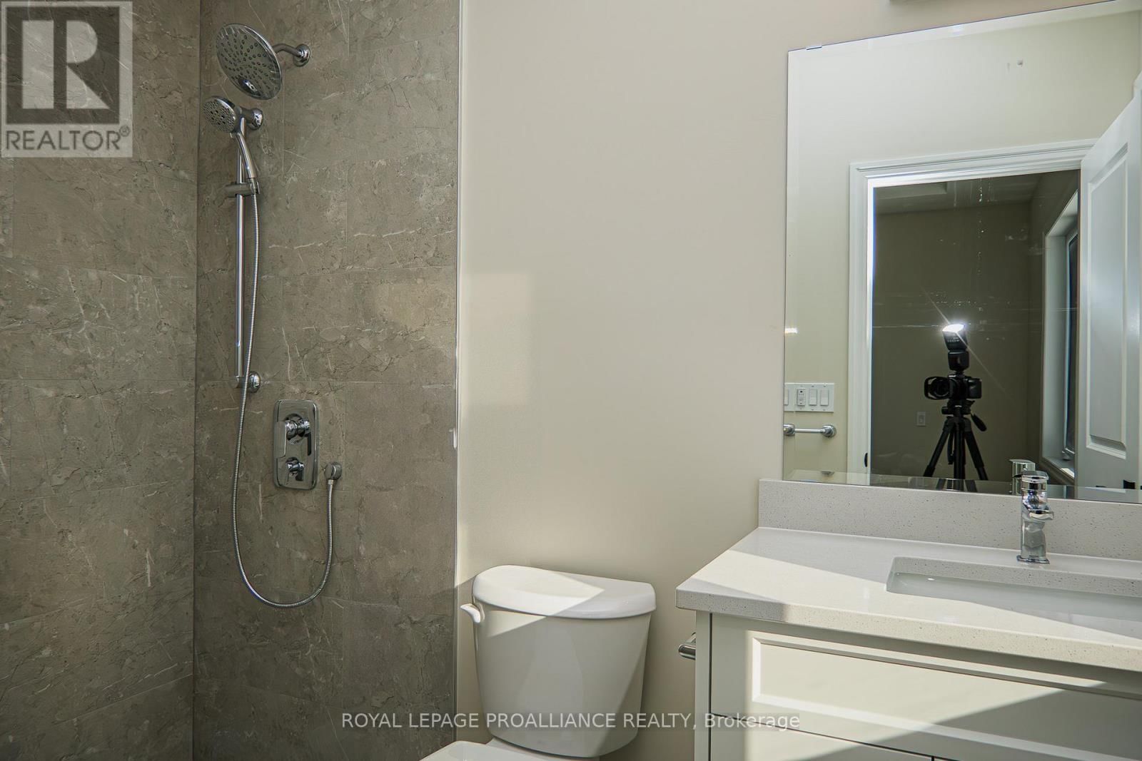 2461 VICTORIA ROAD Image 30