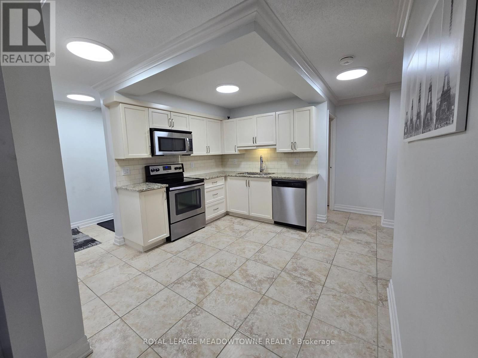 302 - 55 YARMOUTH STREET Image 14