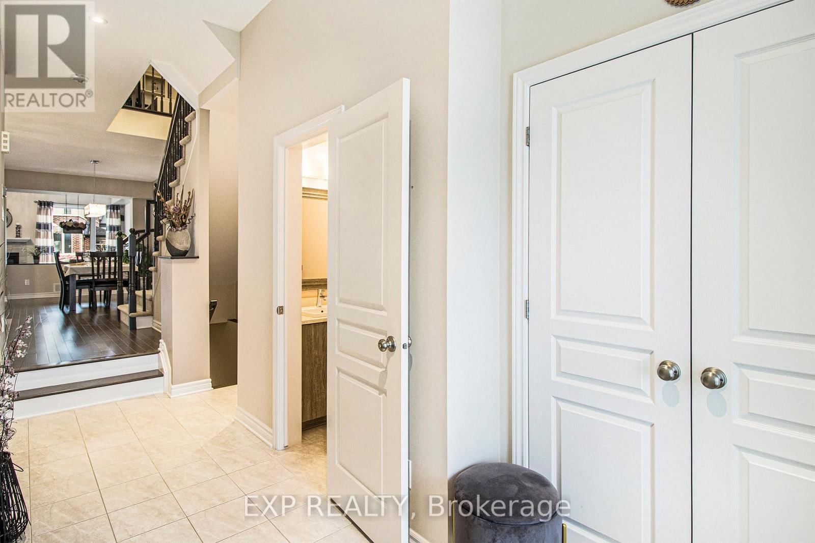 383 MEMORIAL GROVE Image 3