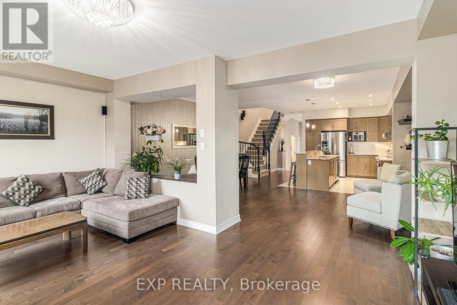 383 MEMORIAL GROVE Image 5