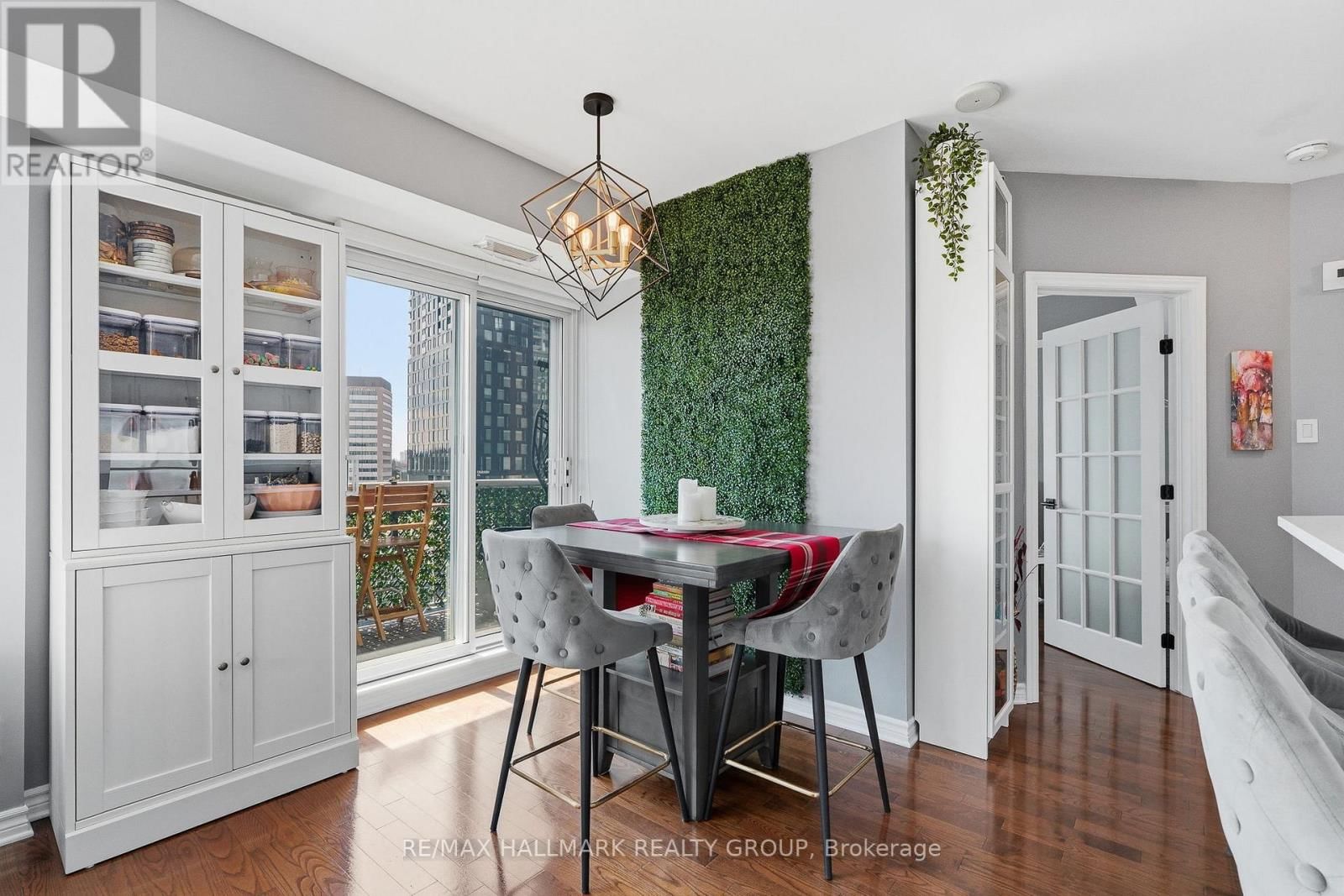 809 - 200 RIDEAU STREET Image 17