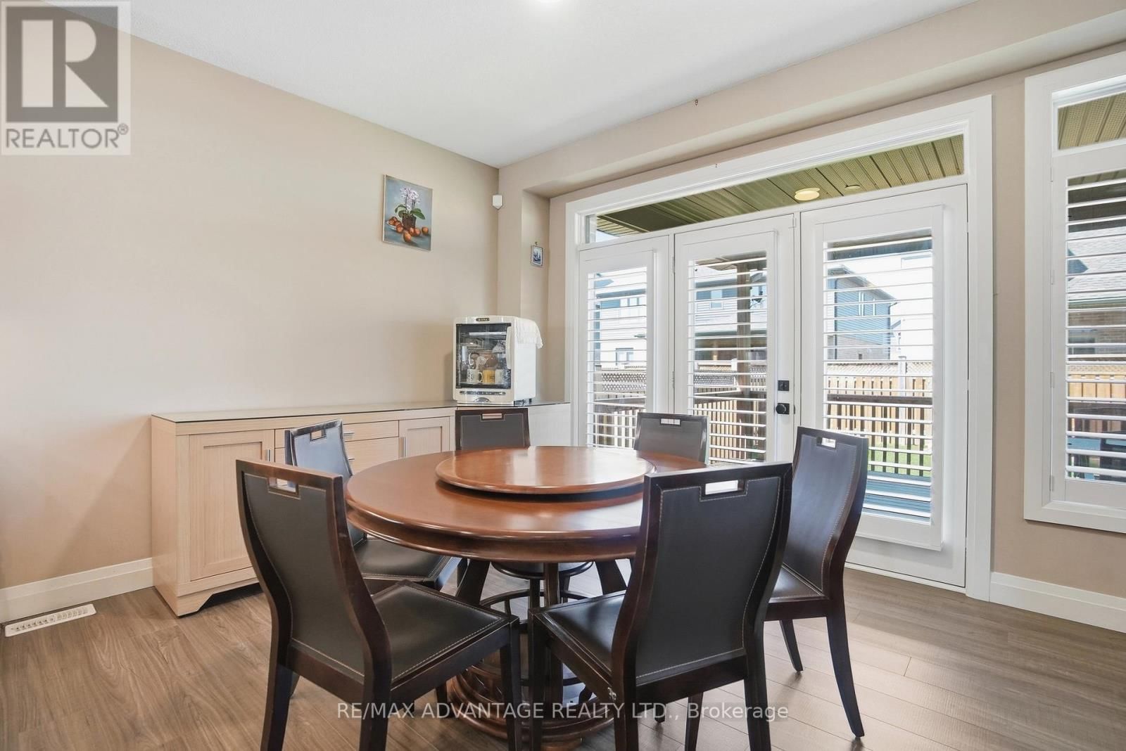 164 - 1061 EAGLETRACE DRIVE Image 11