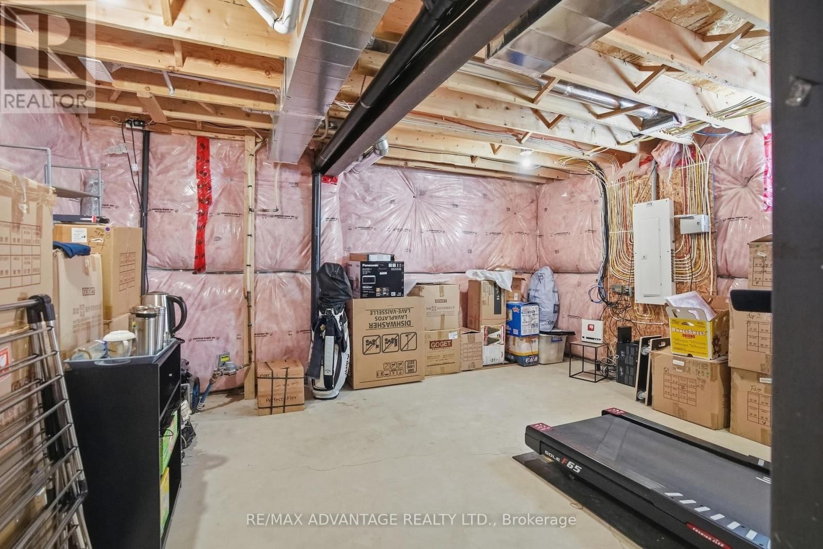 164 - 1061 EAGLETRACE DRIVE Image 43