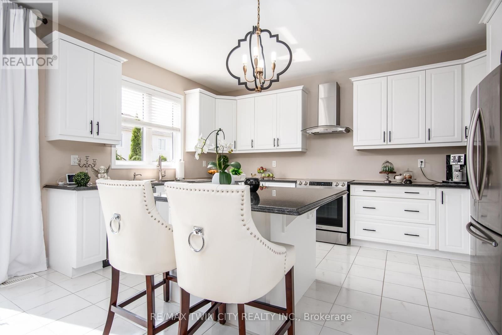 232 SHADY GLEN CRESCENT Image 14