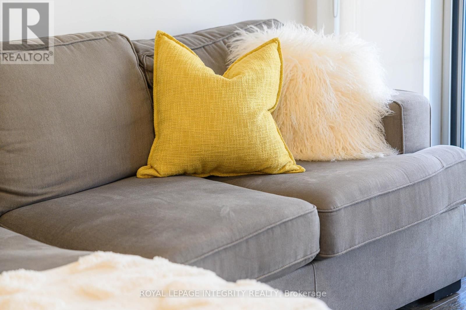 #604 - 255 BAY STREET Image 21