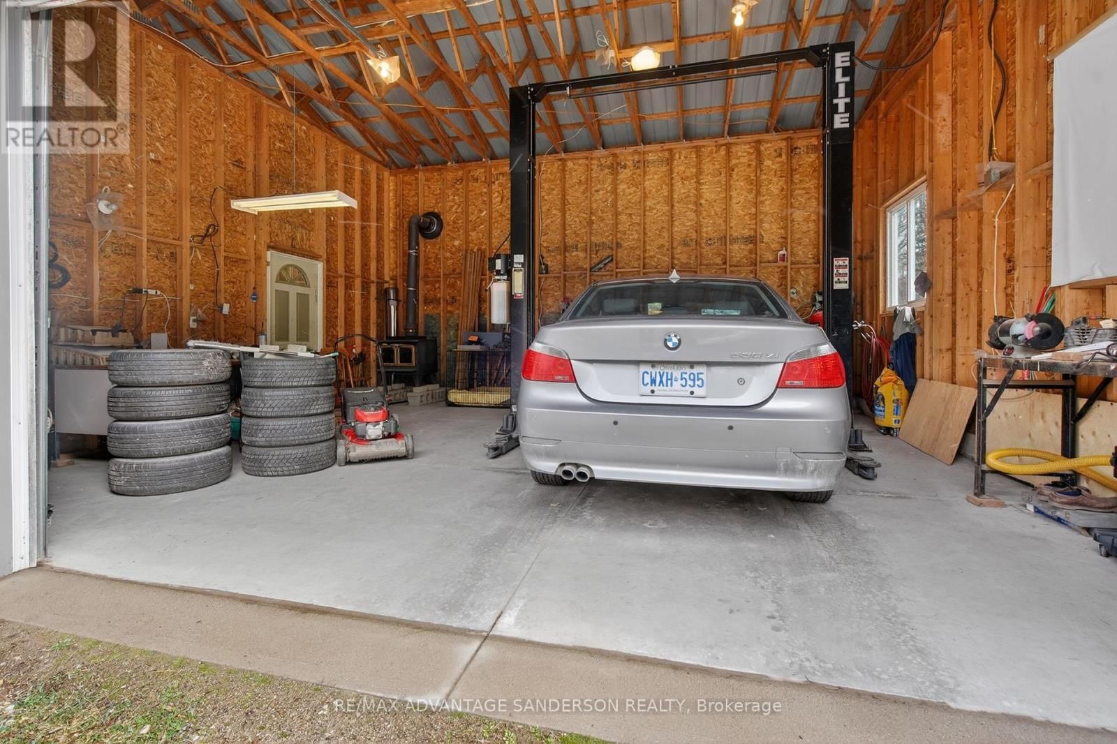 9584 MELROSE DRIVE Image 15