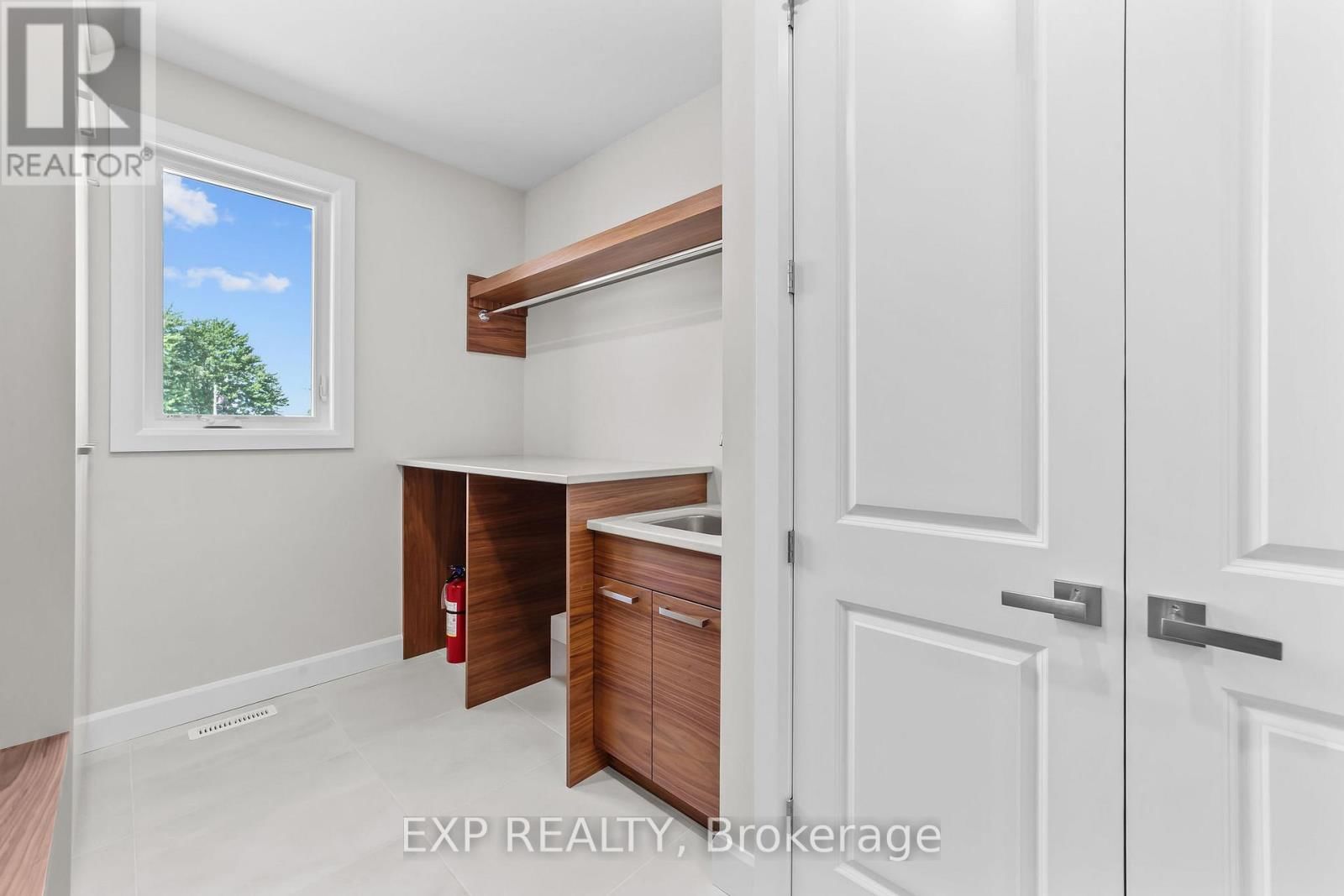 409 ONTARIO STREET Image 14