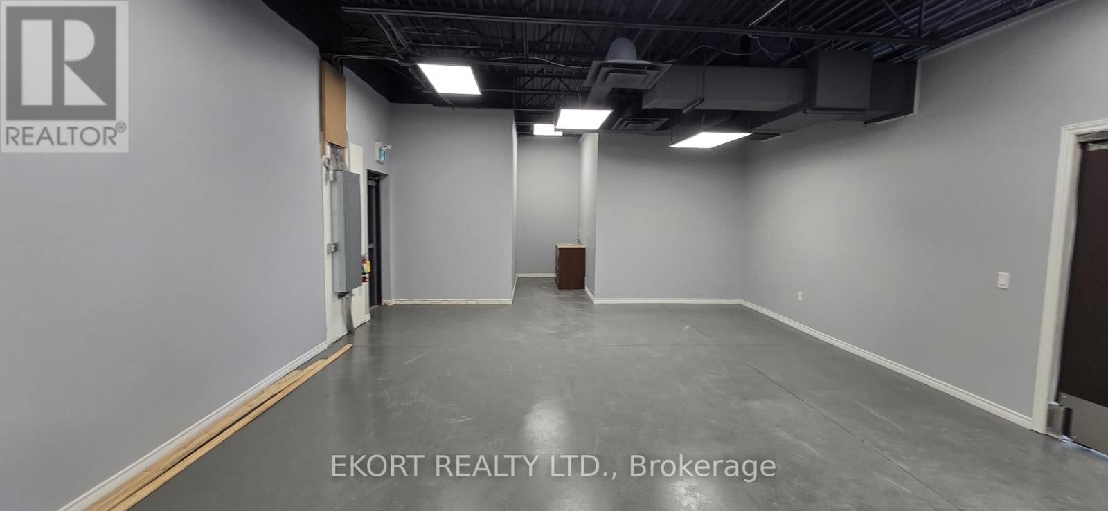 #B - 486 DUNDAS STREET WEST Image 6