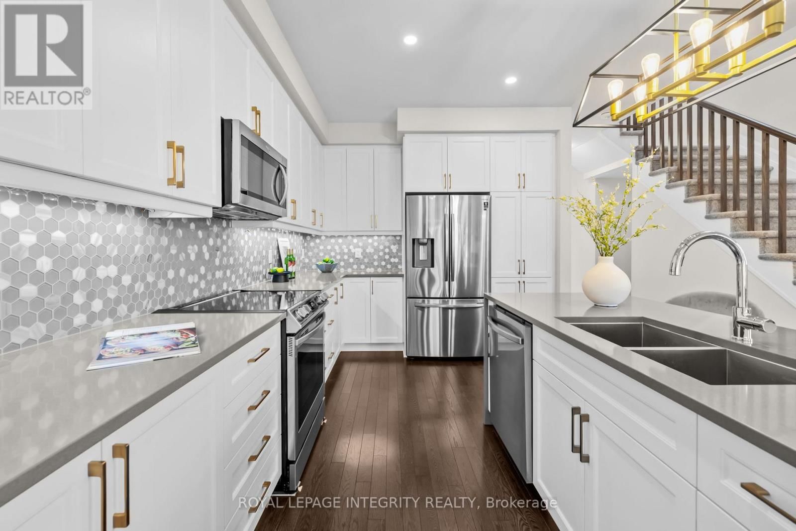 133 ANGELONIA CRESCENT Image 8