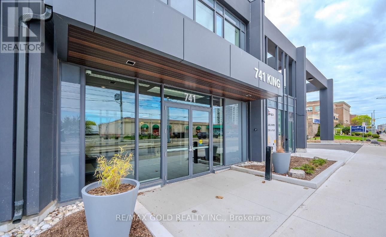 1302 - 741 KING STREET Image 3