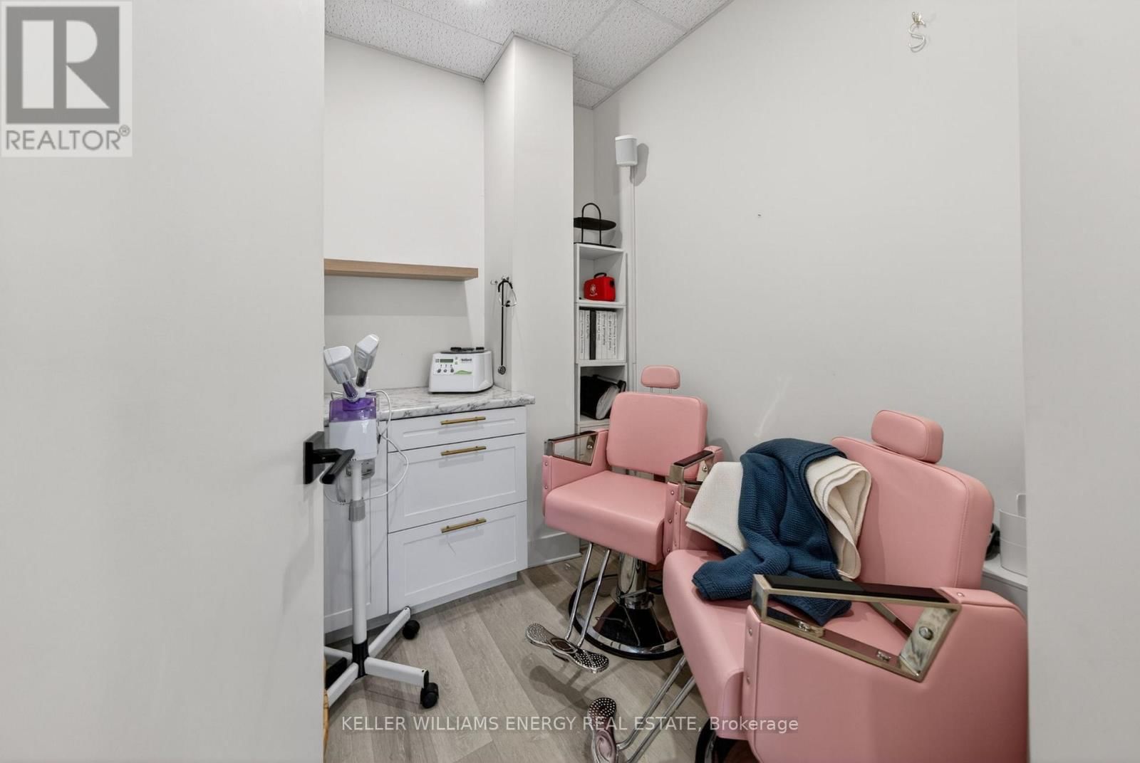 302 PICTON MAIN STREET Image 16