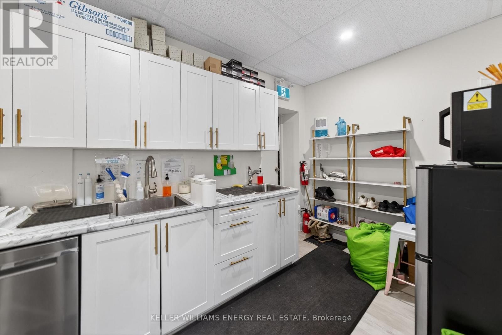 302 PICTON MAIN STREET Image 17