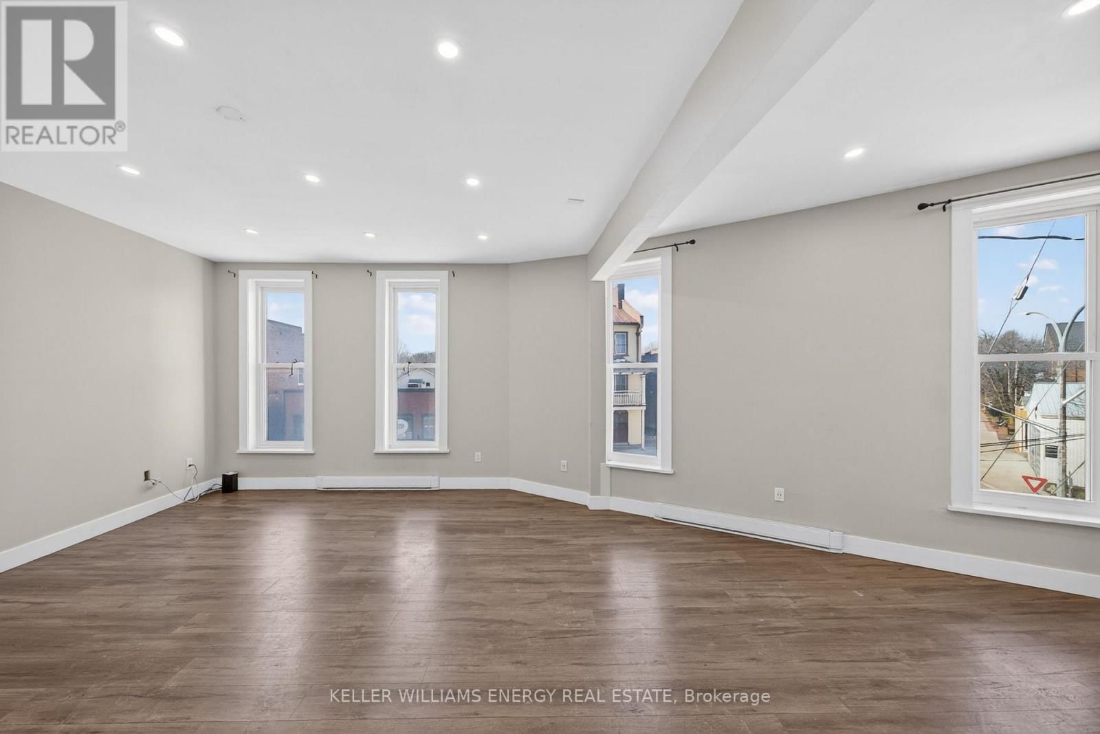 302 PICTON MAIN STREET Image 22