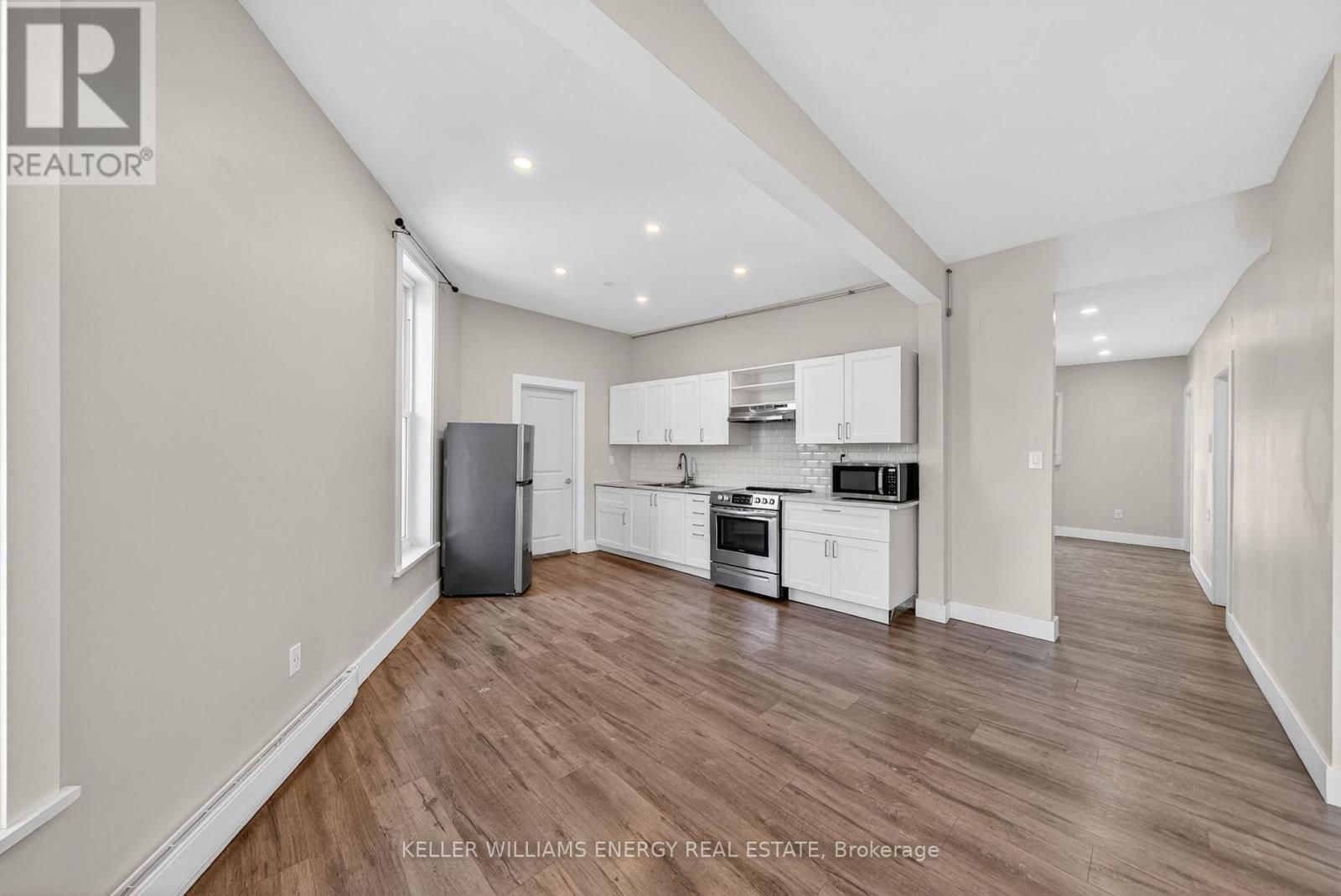 302 PICTON MAIN STREET Image 23