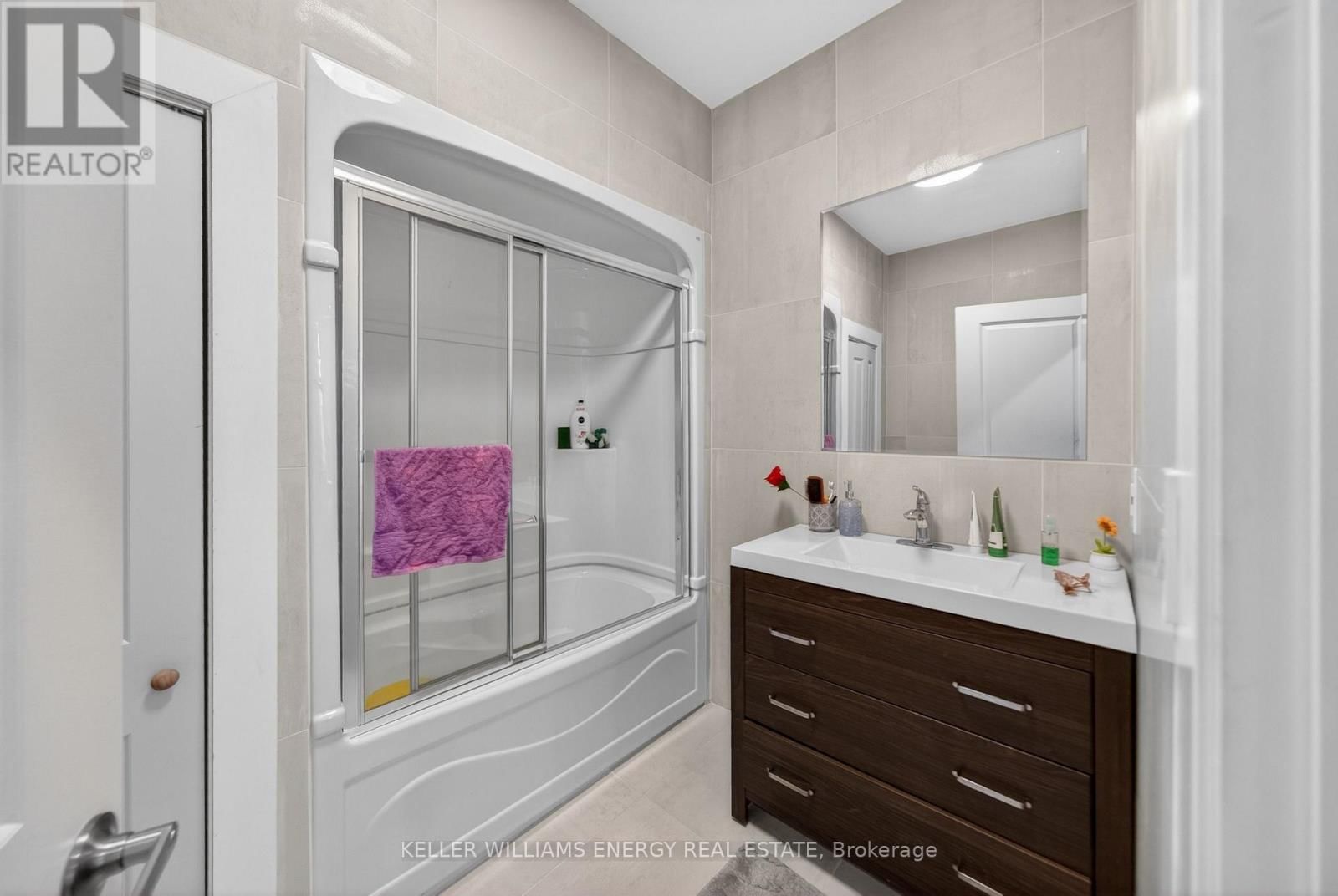 302 PICTON MAIN STREET Image 36