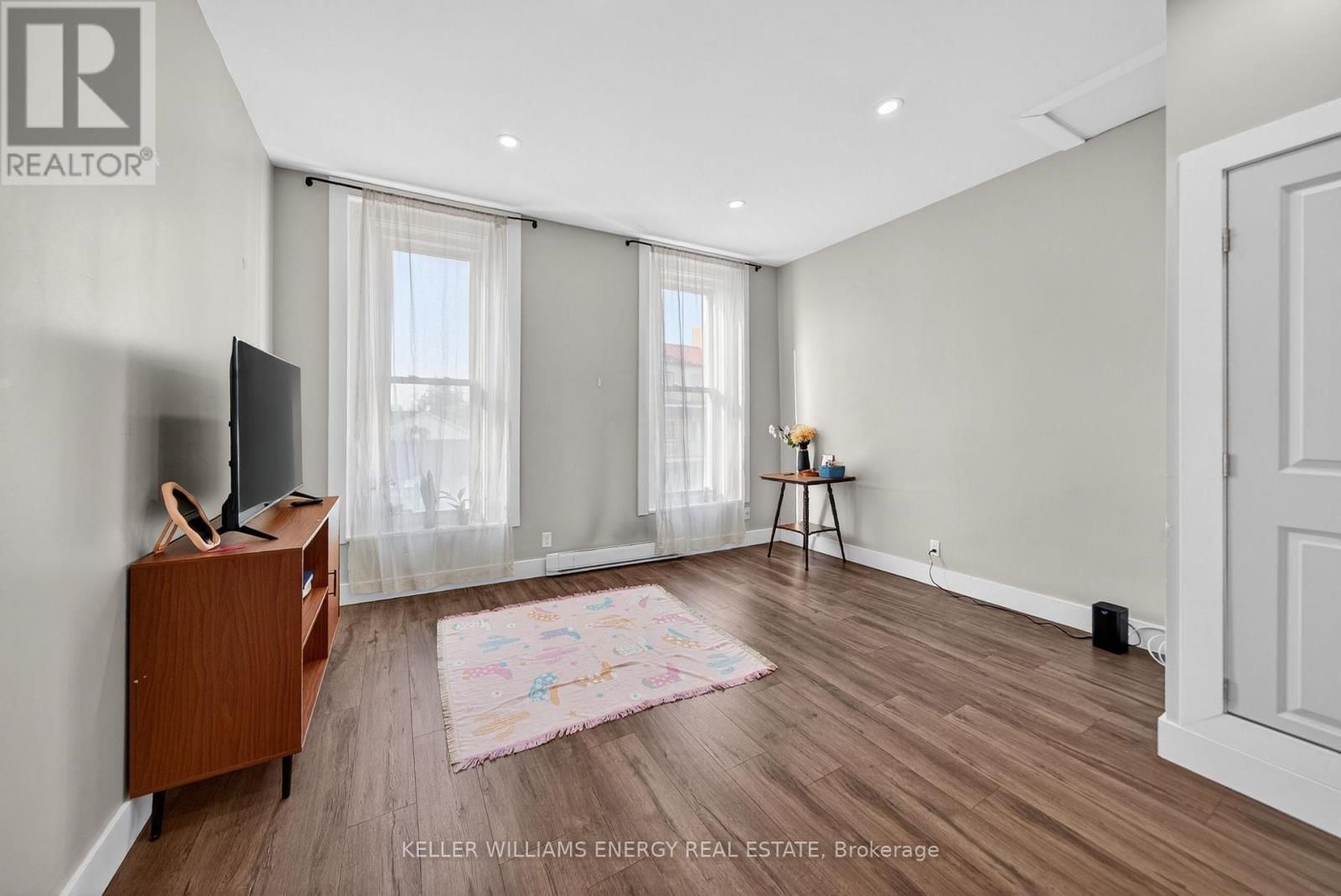 302 PICTON MAIN STREET Image 38