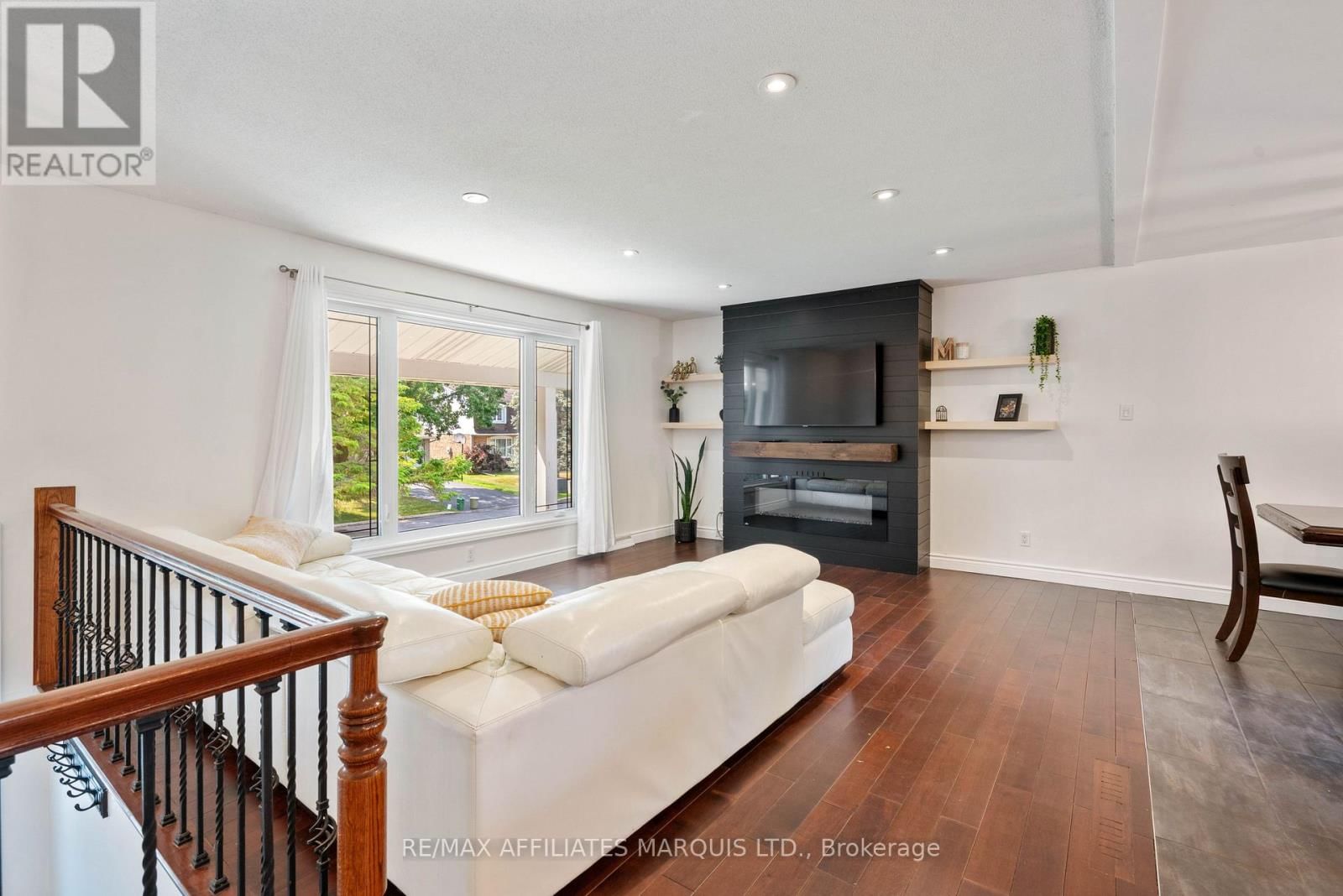 1507 CATHERINE STREET Image 14