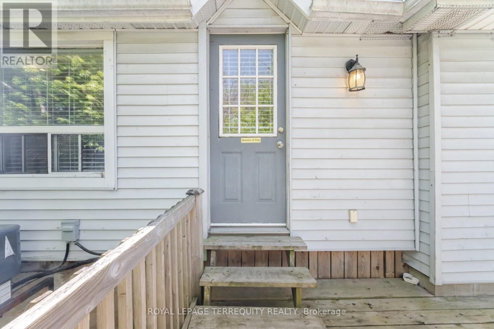 16 ROYAL AVENUE Image 14